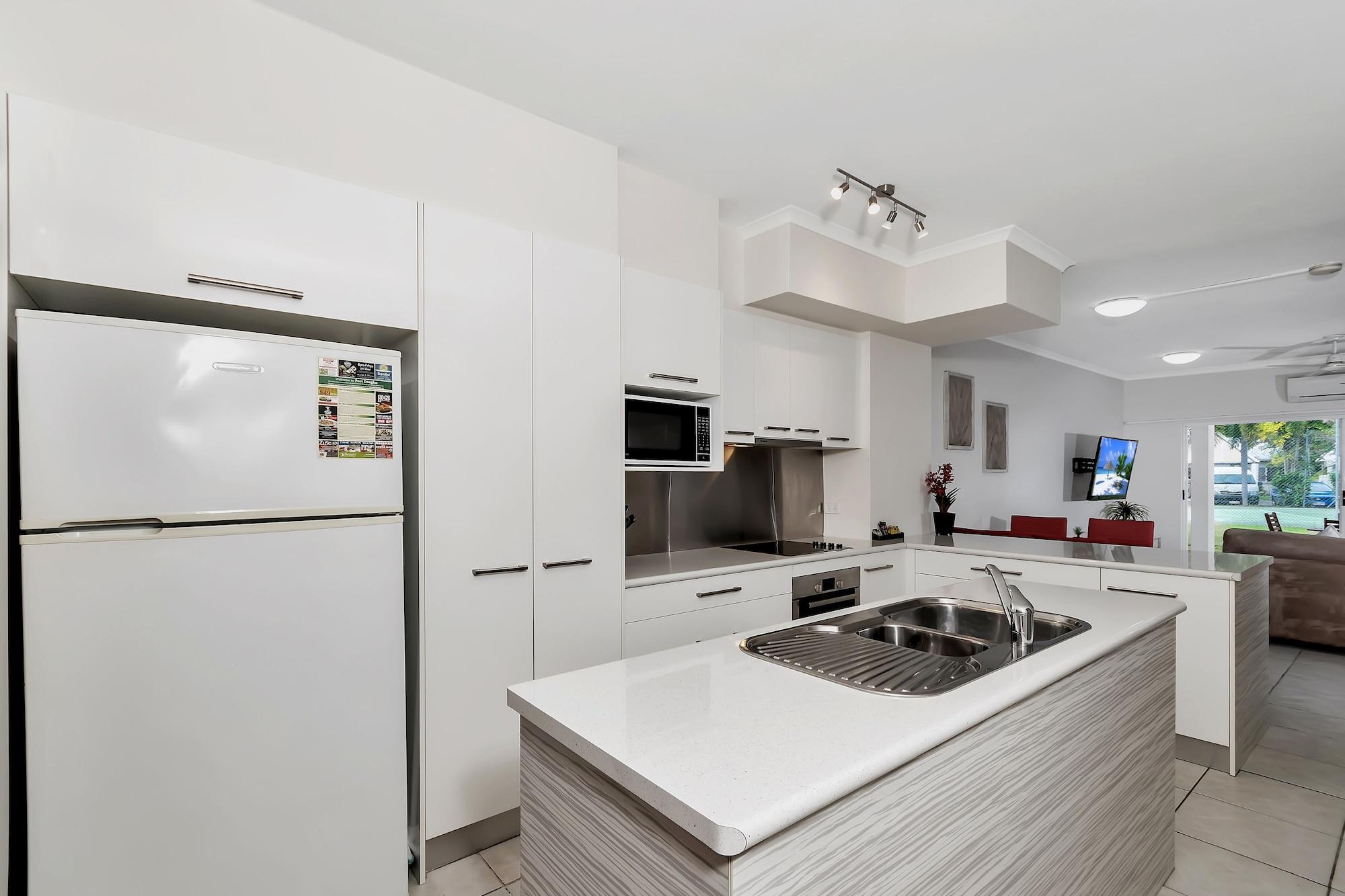 Titree Village Holiday Apartments Port Douglas Exterior photo